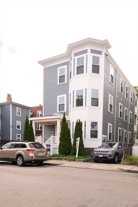 8 Brookeside Ave 3 Boston MA 02130