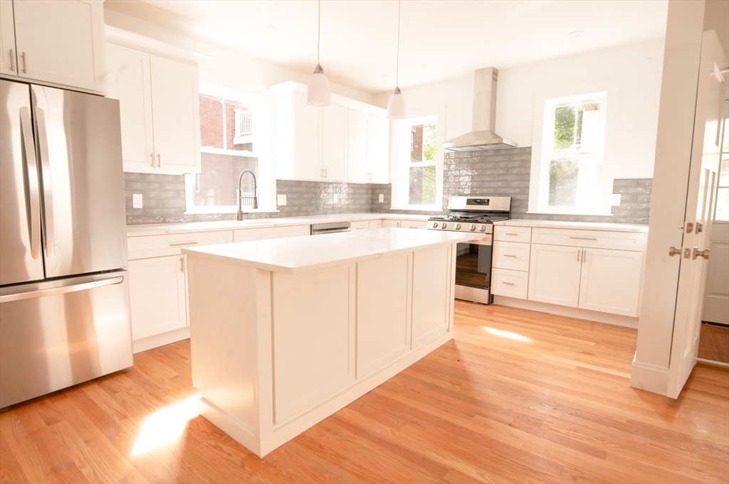 8 Brookeside Ave 3