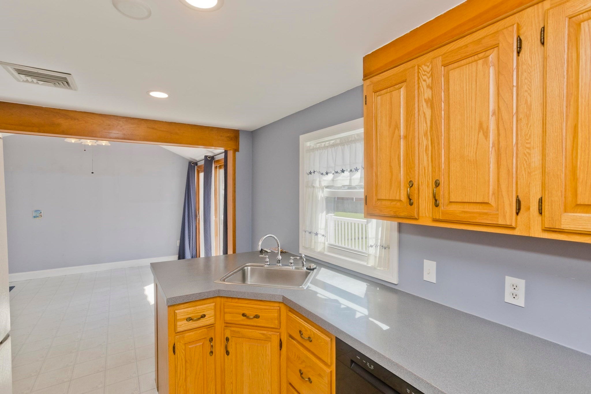 14 Philip St, Ludlow, MA, 14 Philip St, Ludlow, MA Photo #13