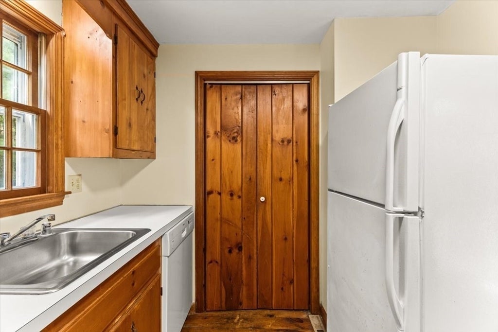 9 East Harbor Drive, Falmouth, MA Photo #15