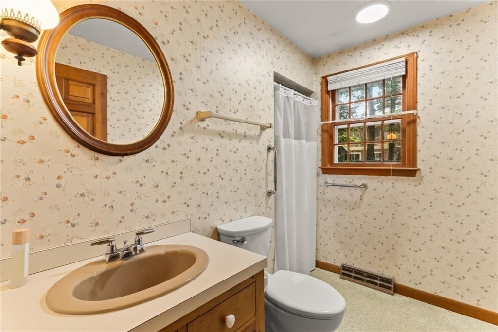 9 East Harbor Drive, Falmouth, MA Photo #21