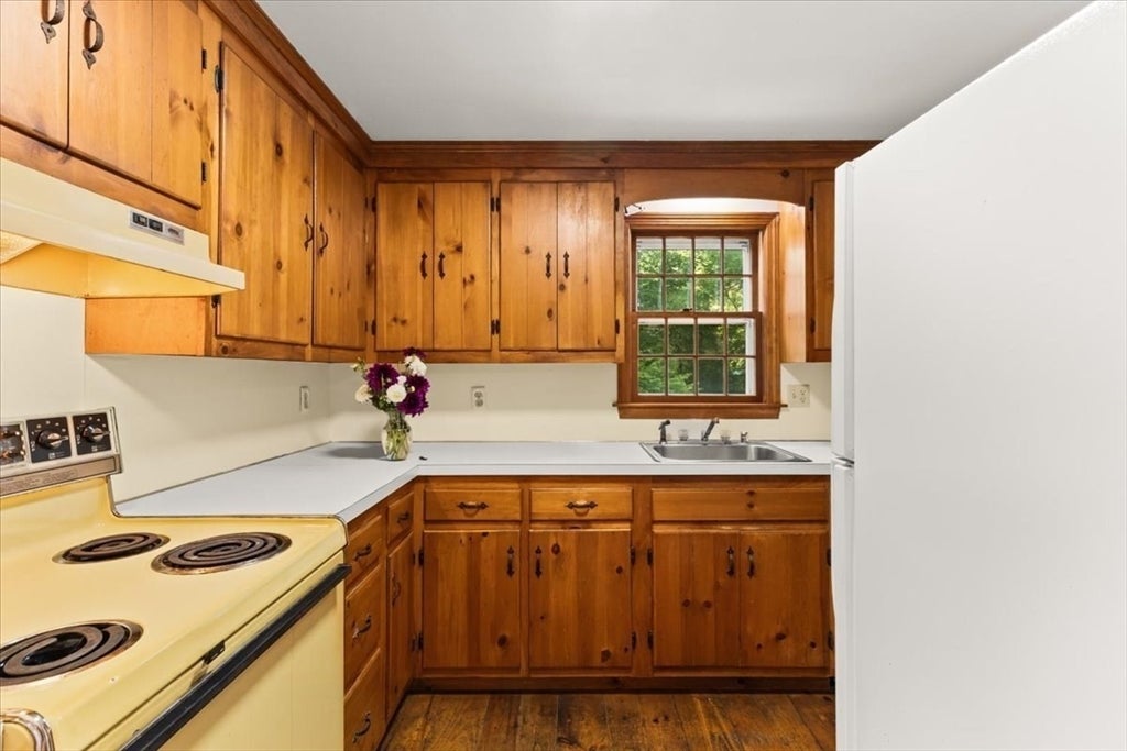 9 East Harbor Drive, Falmouth, MA Photo #13
