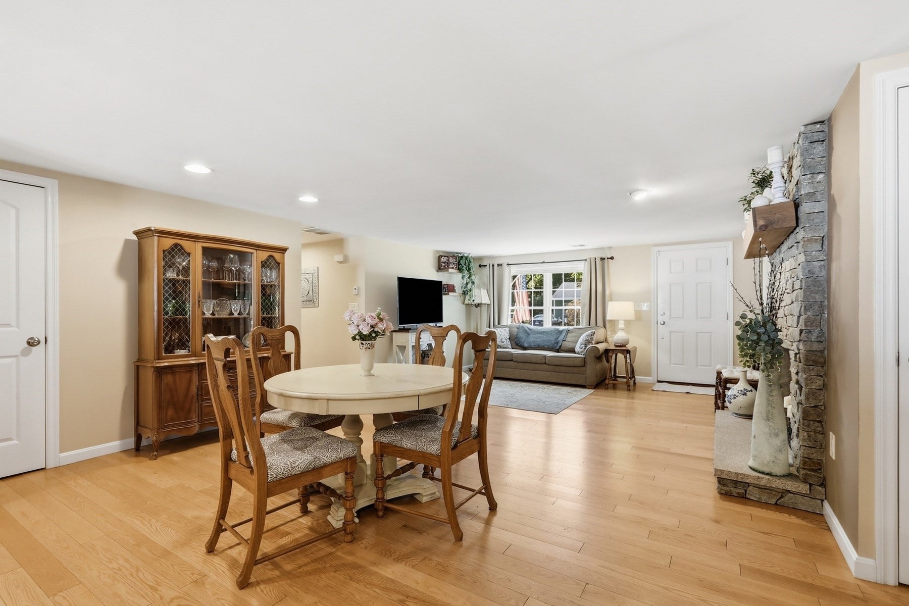 33 Westwind Rd, Andover, MA Photo #7