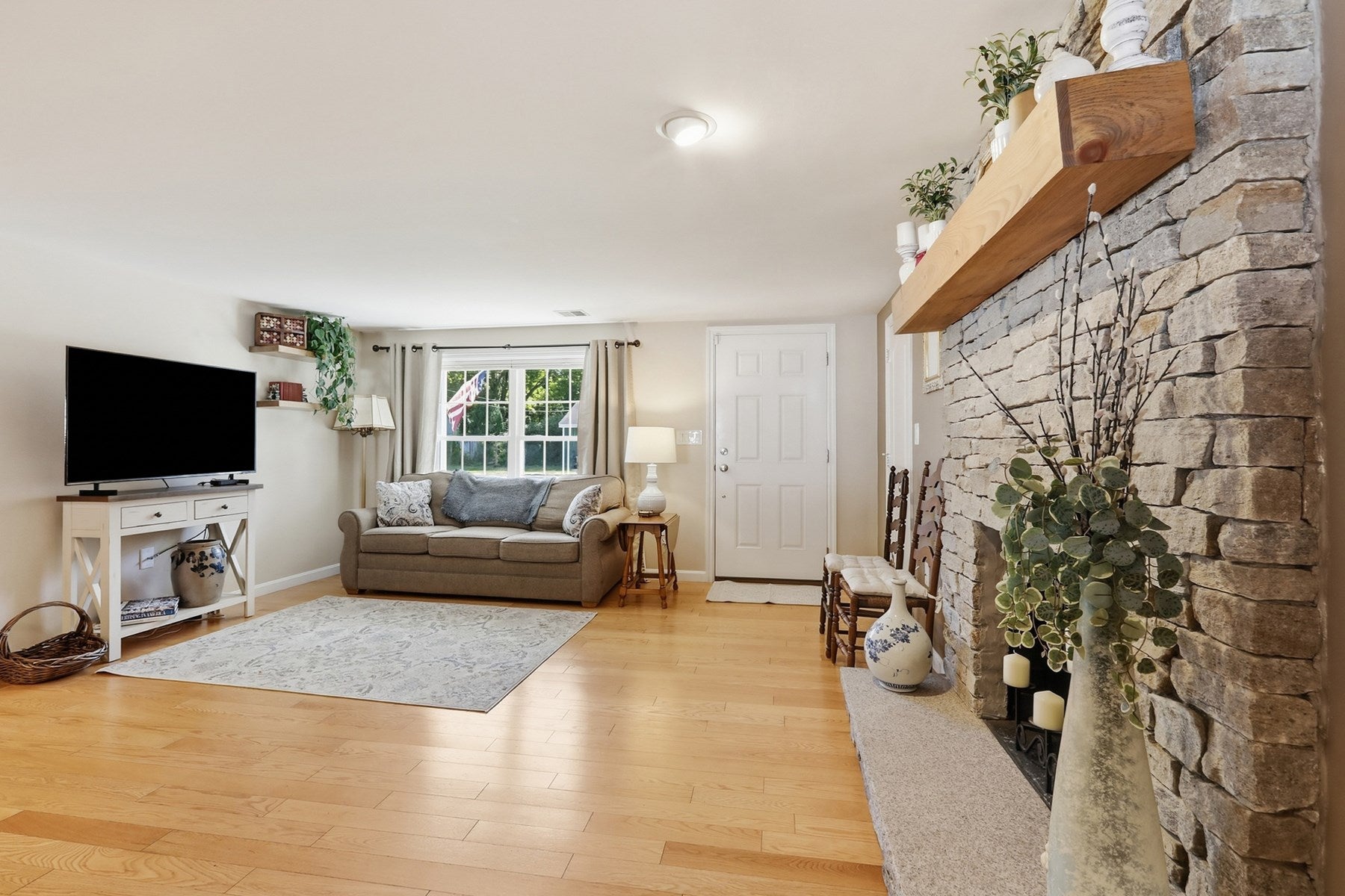 33 Westwind Rd, Andover, MA Photo #4