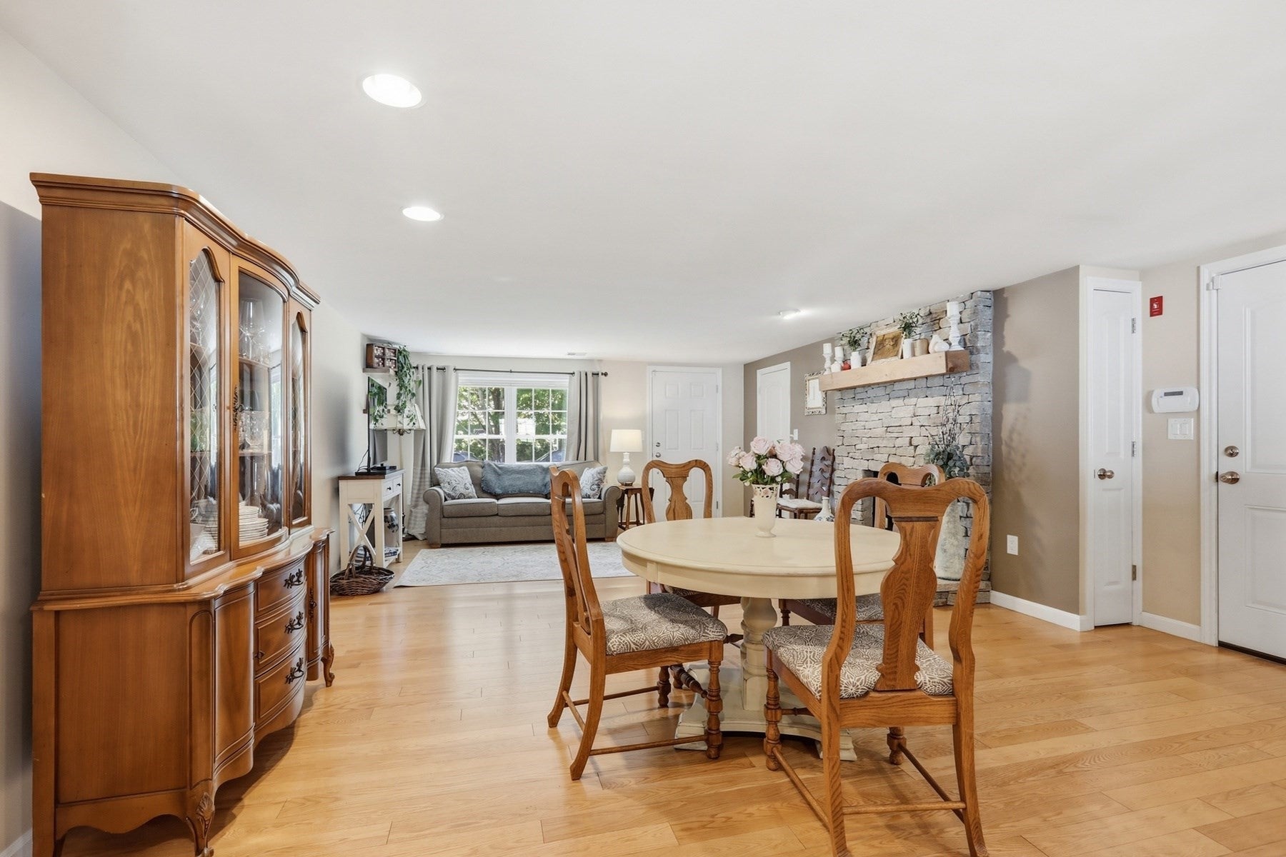 33 Westwind Rd, Andover, MA Photo #8