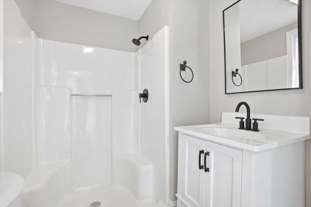 111 Liberty St, Lowell, MA, 111 Liberty St, Lowell, MA Photo #11
