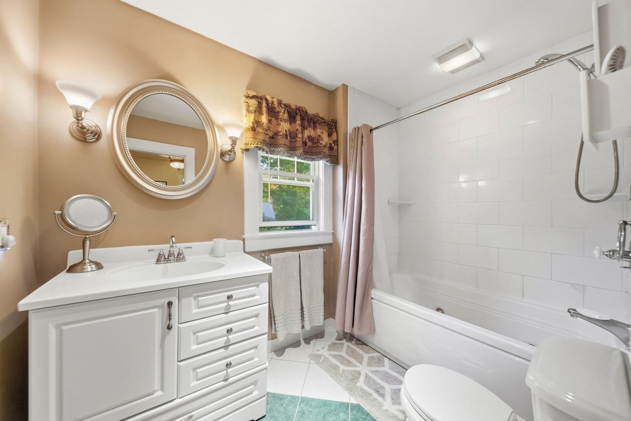 162 Flagg St, Worcester, MA, 162 Flagg St, Worcester, MA Photo #21