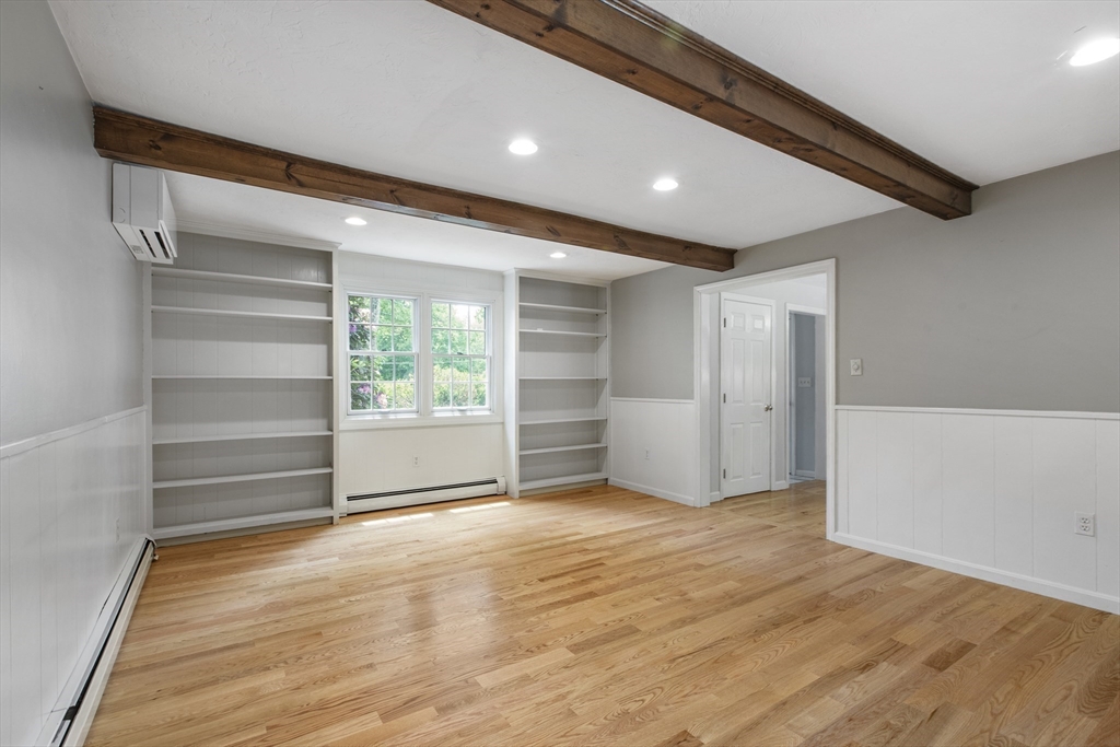 Medway, Massachusetts 02053, United States, 4 Bedrooms Bedrooms, ,3 BathroomsBathrooms,Residential,Pending,140400