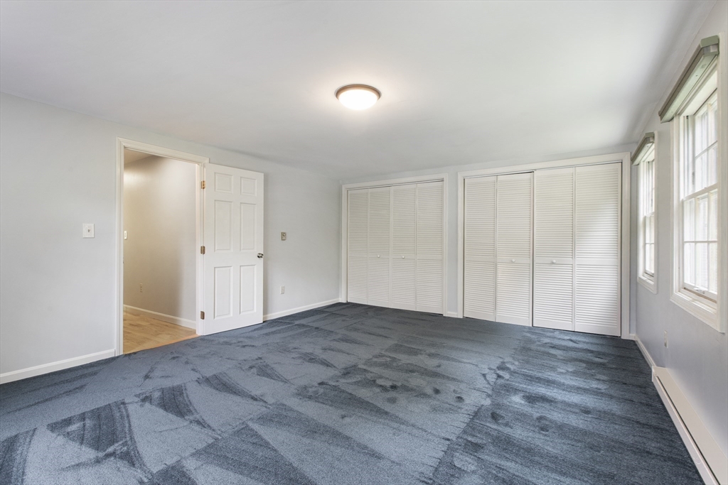 Medway, Massachusetts 02053, United States, 4 Bedrooms Bedrooms, ,3 BathroomsBathrooms,Residential,Pending,140400