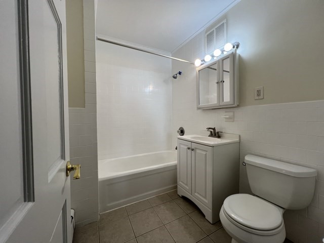 Click for 257 Beacon St #1, Somerville, MA slideshow Click for 257 Beacon St #1, Somerville, MA slideshow