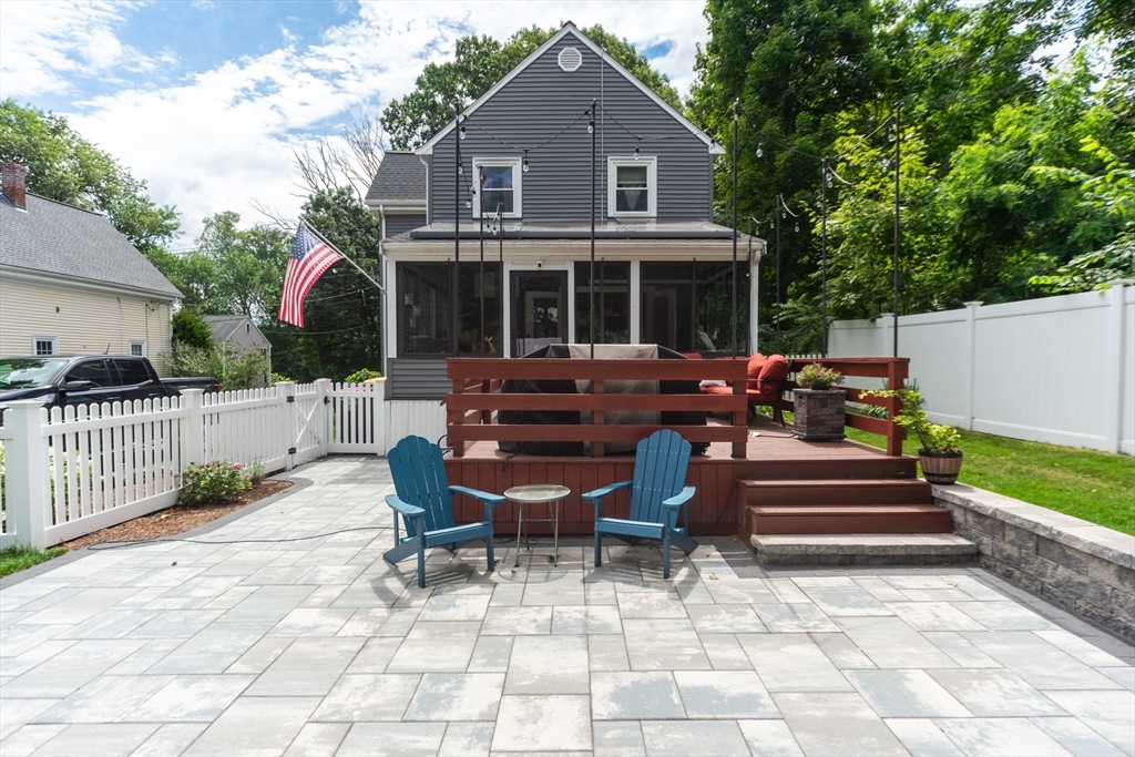 28 Oak St
