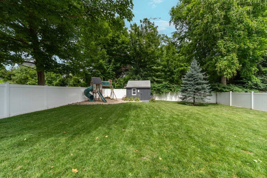 28 Oak St