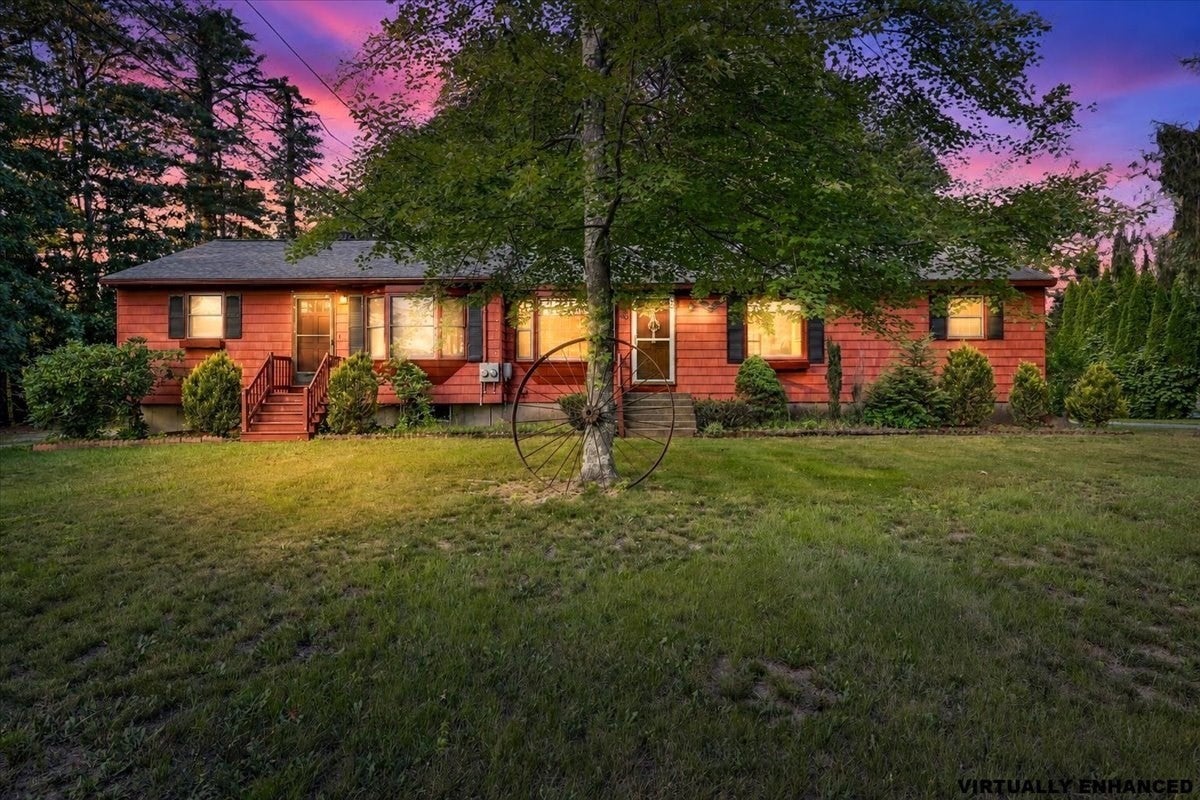 Photo of 14 Concord Rd, Westford, MA