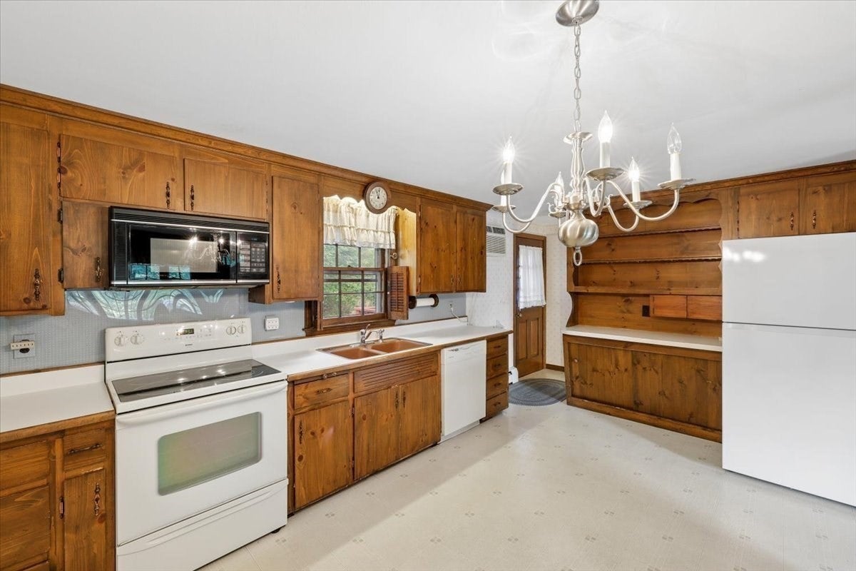 14 Concord Rd, Westford, MA, 14 Concord Rd, Westford, MA Photo #5