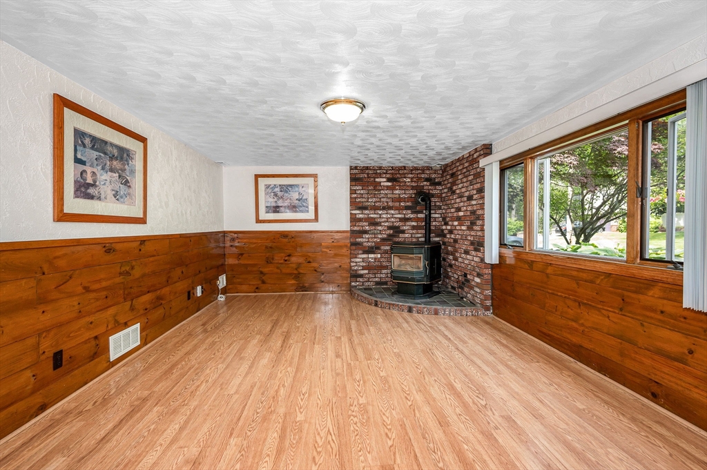 41 Fairchild Ave