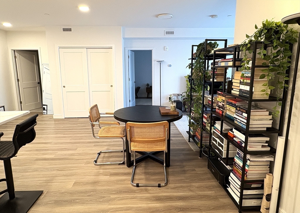 1133 North Shore Rd 404
