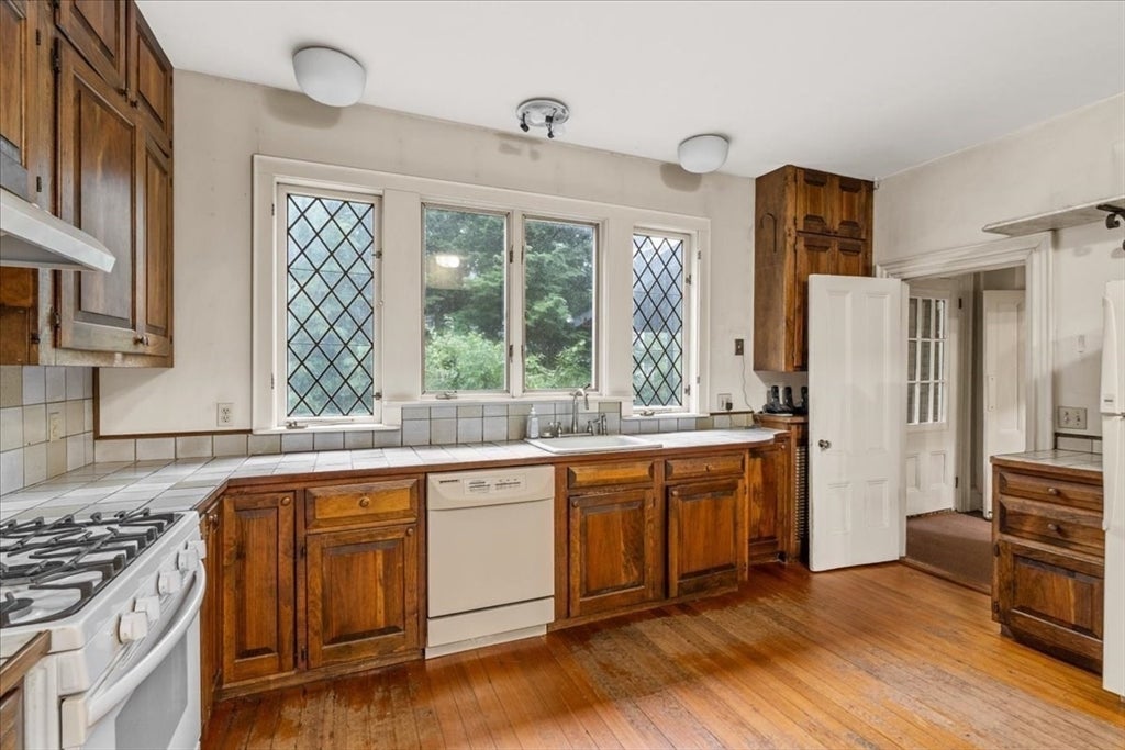 40 Columbus St, Newton, MA, 40 Columbus St, Newton, MA Photo #12