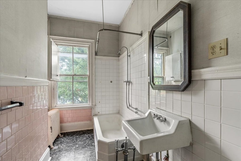 40 Columbus St, Newton, MA, 40 Columbus St, Newton, MA Photo #21