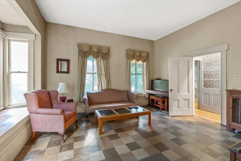 40 Columbus St, Newton, MA, 40 Columbus St, Newton, MA Photo #2