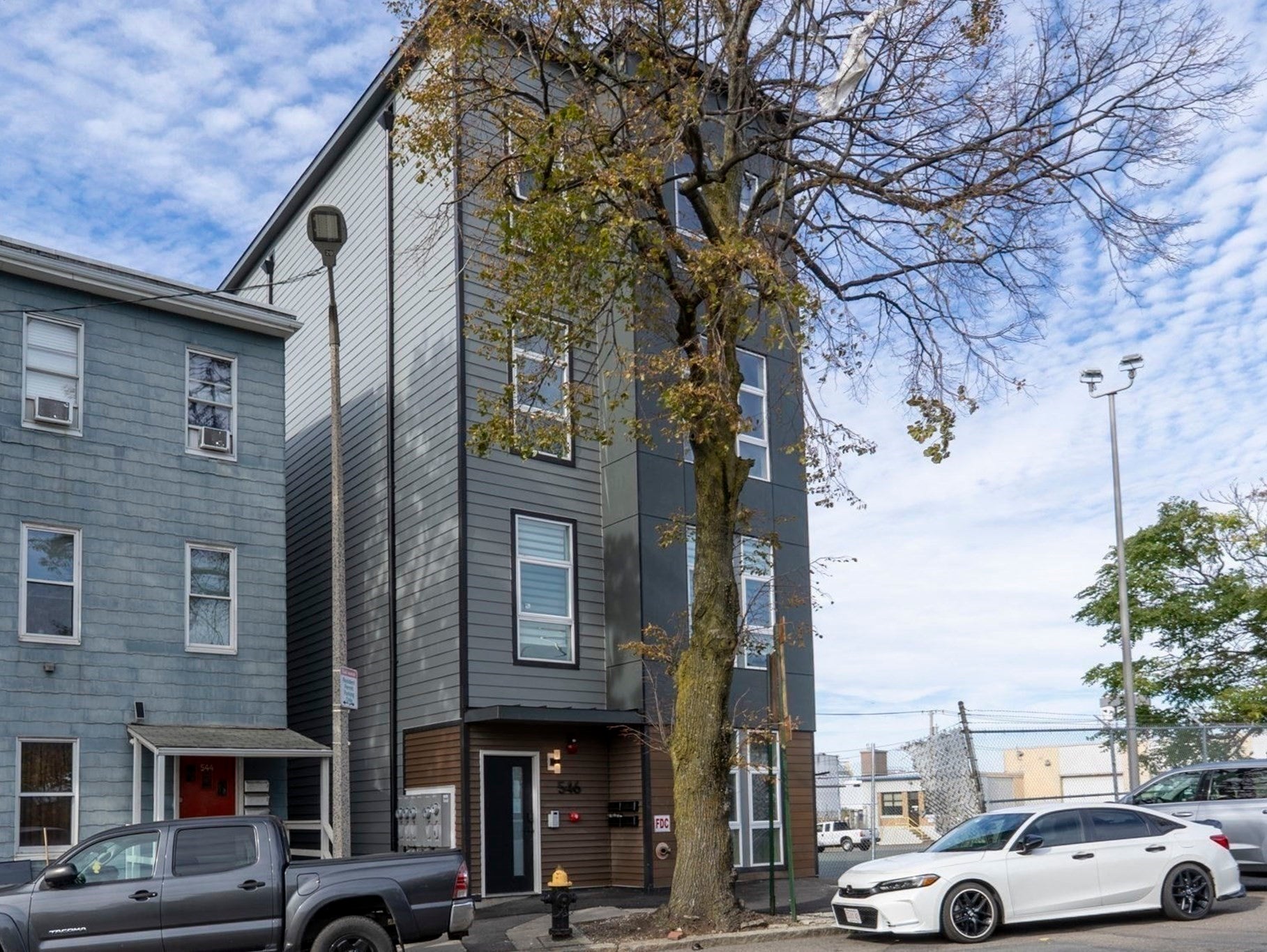 546 Saratoga St