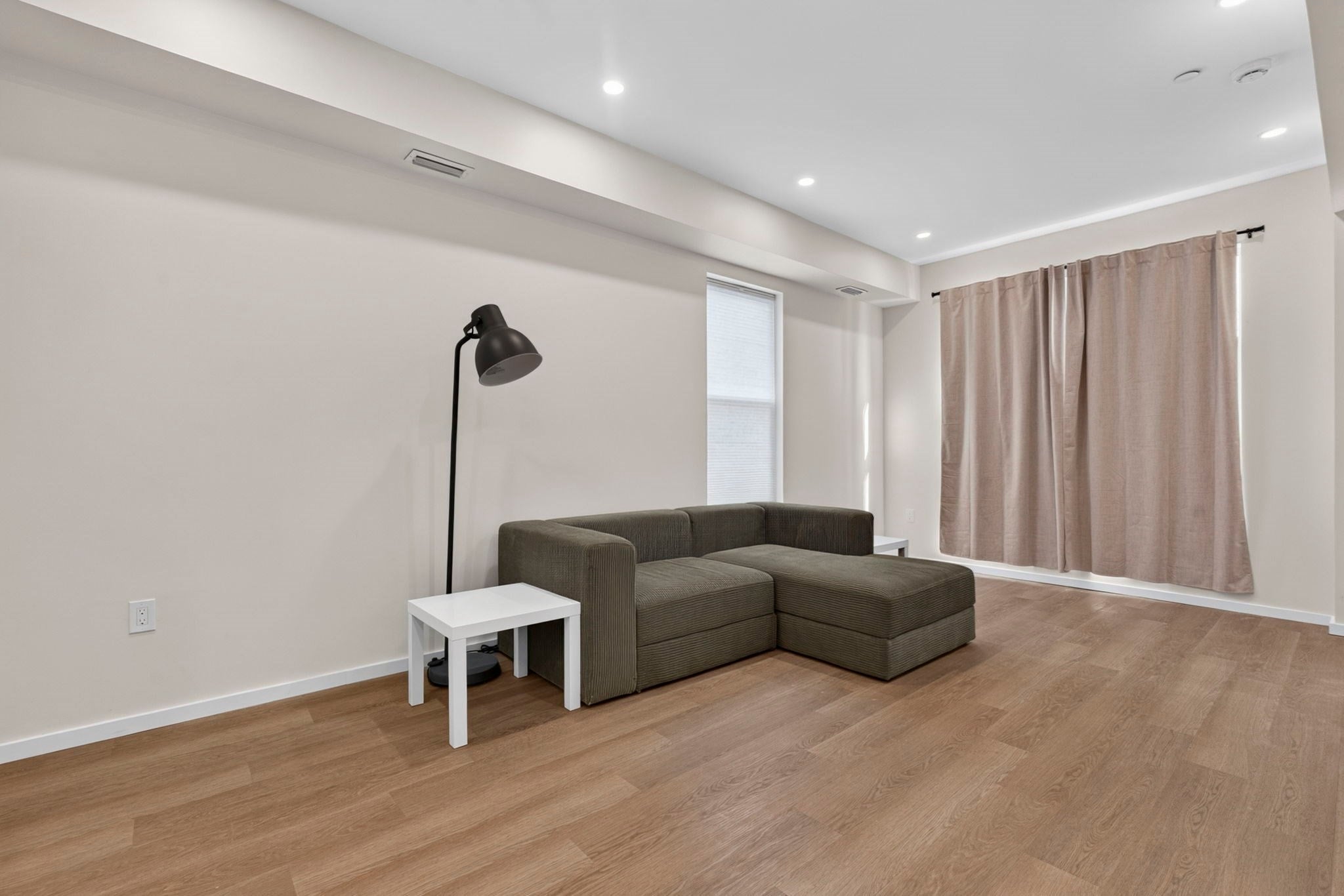 546 Saratoga St, Boston, MA Photo #24