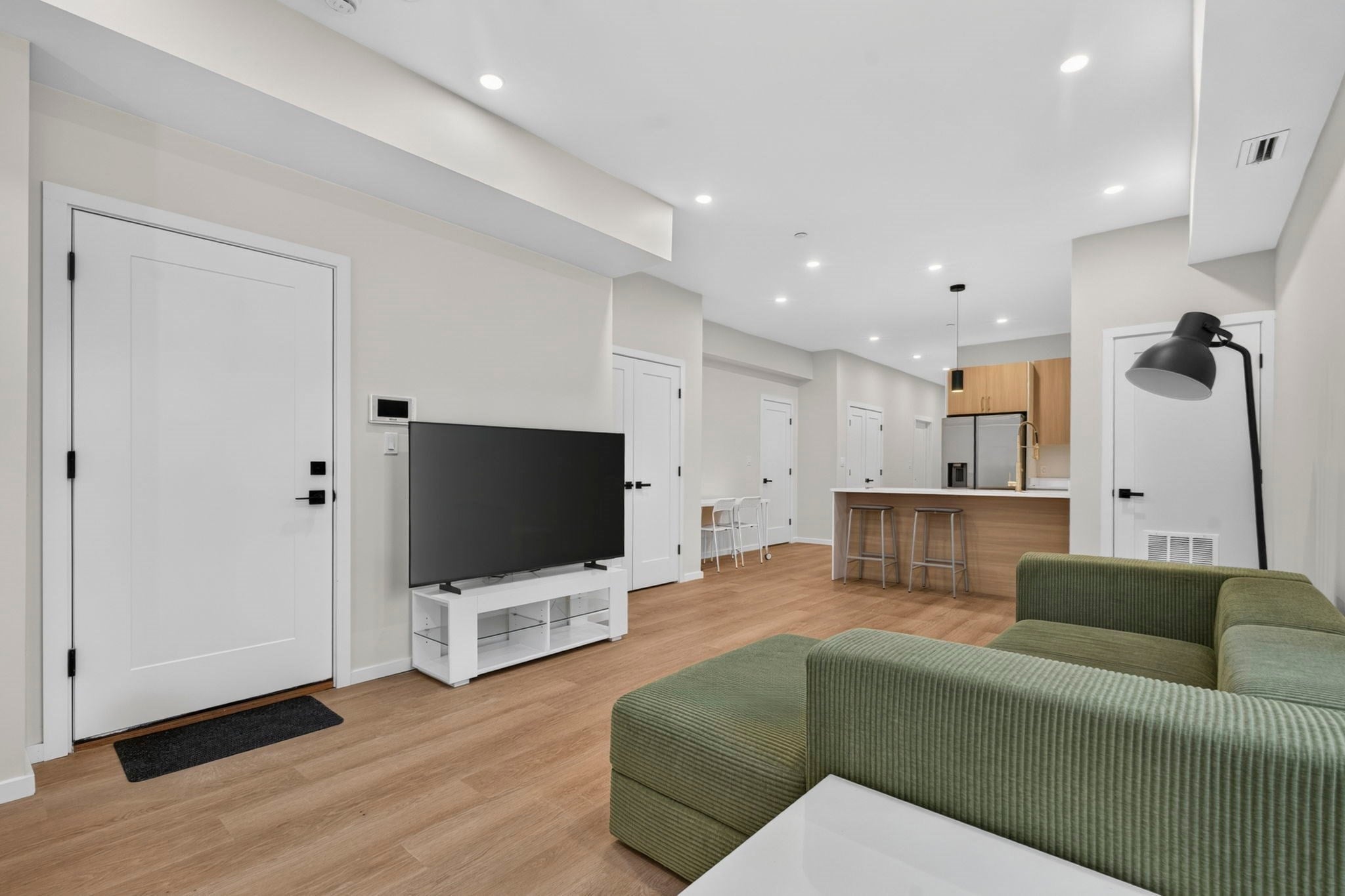 546 Saratoga St, Boston, MA Photo #22