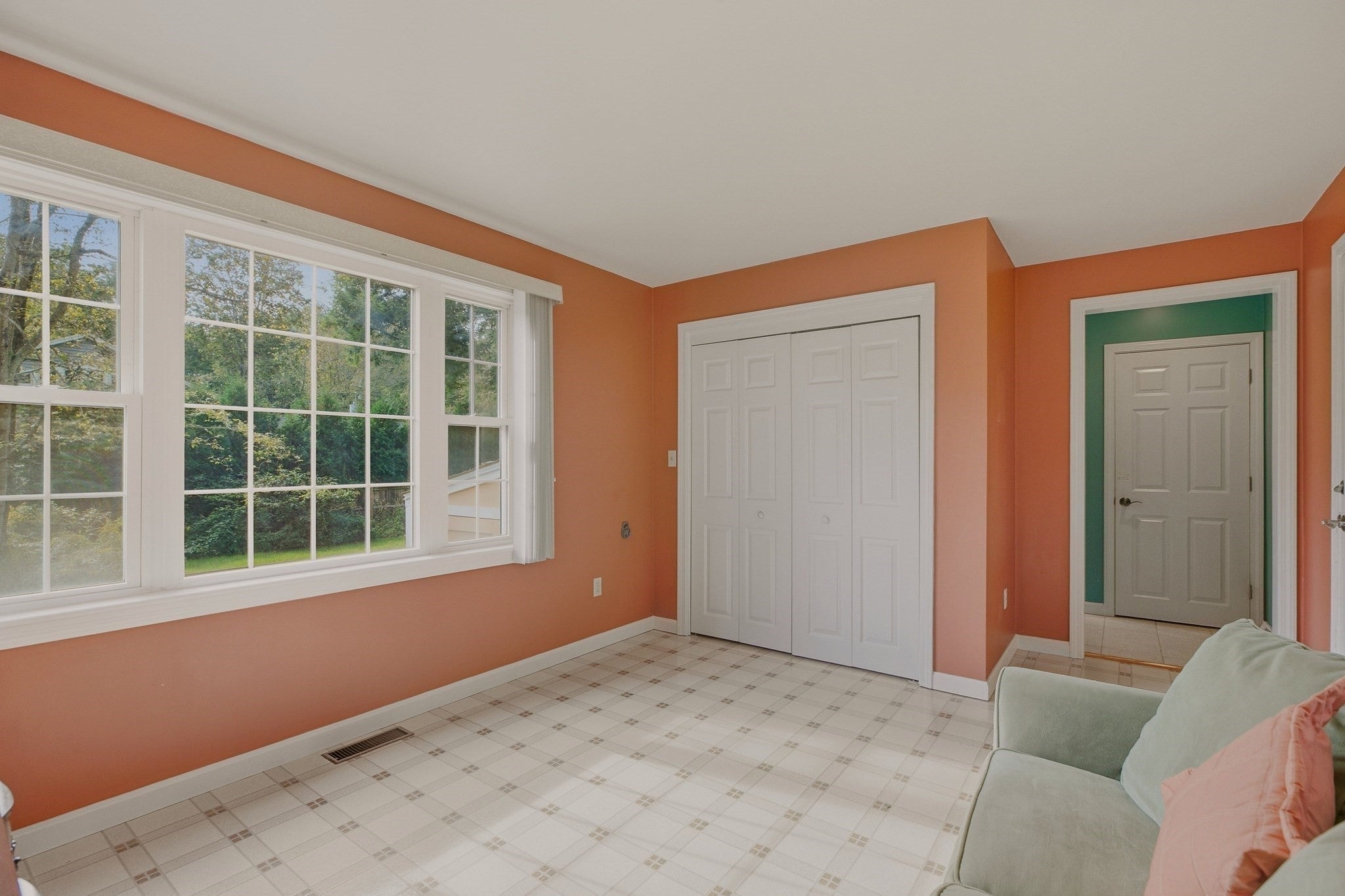 66 Eleanor St, Dartmouth, MA Photo #6