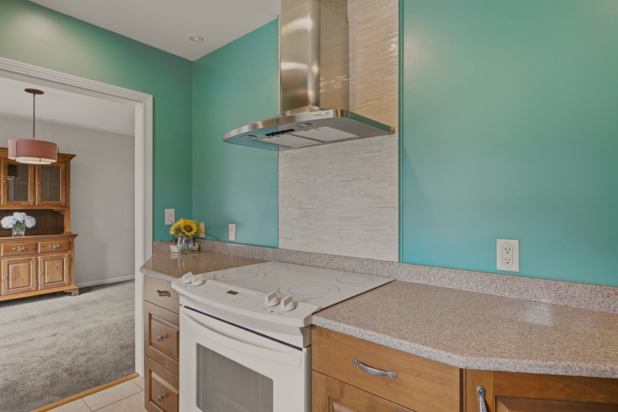 66 Eleanor St, Dartmouth, MA Photo #11