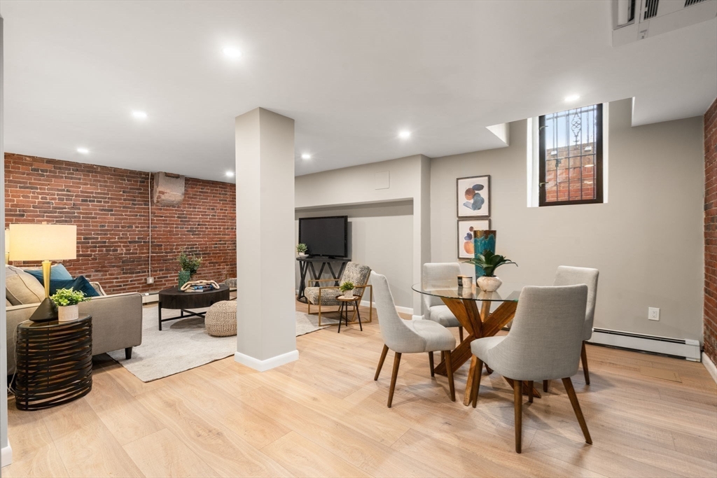 19 Cortes St 11