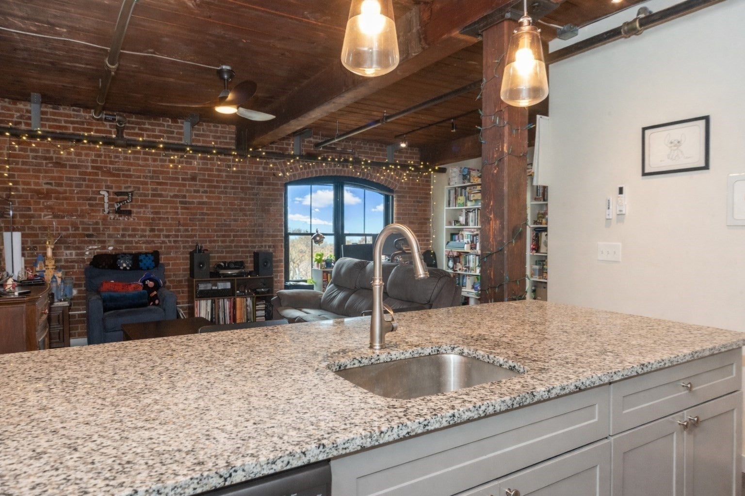 55 Sterling St 305