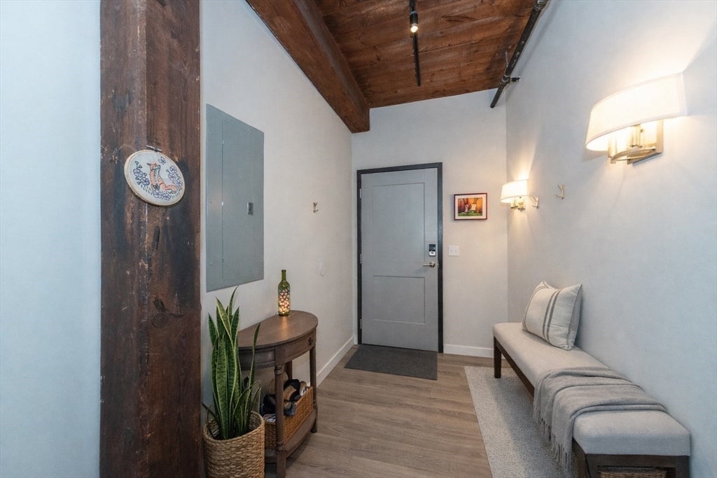 55 Sterling St 305