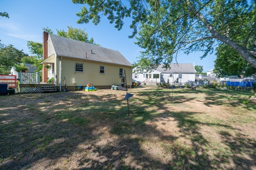 32 Lexington Drive