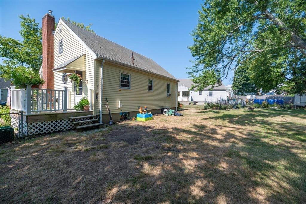 32 Lexington Drive