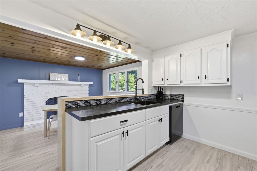 63 Spruce St, Westfield, MA, 63 Spruce St, Westfield, MA Photo #6