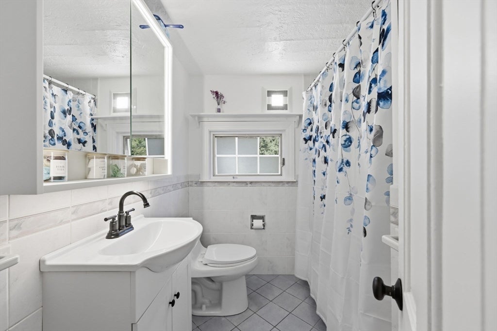 63 Spruce St, Westfield, MA, 63 Spruce St, Westfield, MA Photo #24