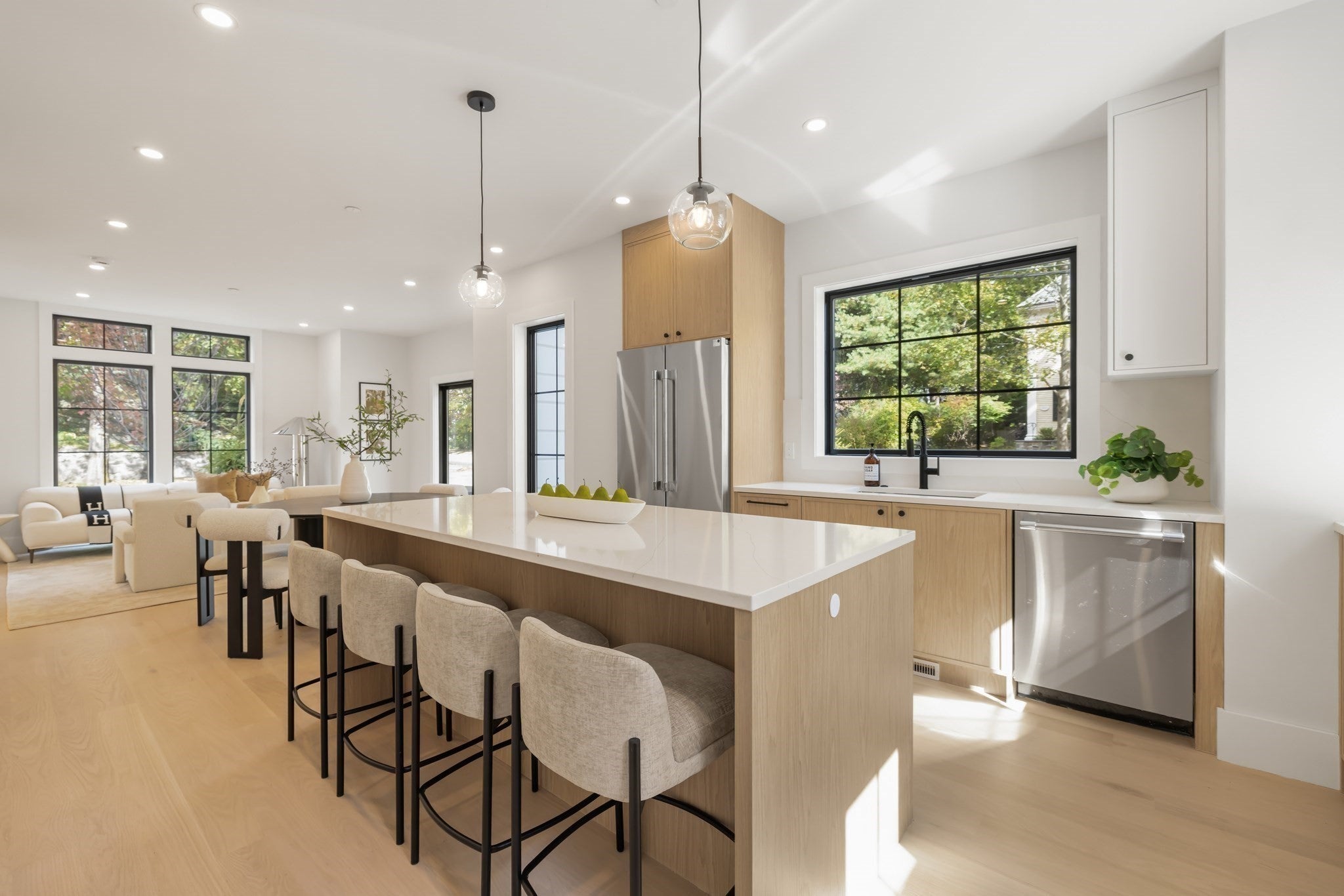 6 Floral St 6