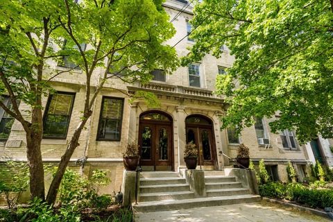 Photo of 61 Longwood Ave #1, Brookline, MA 02446 (MLS # 73521382)