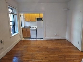 39 Hemenway Street 09