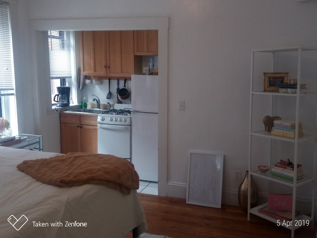 39 Hemenway Street 09