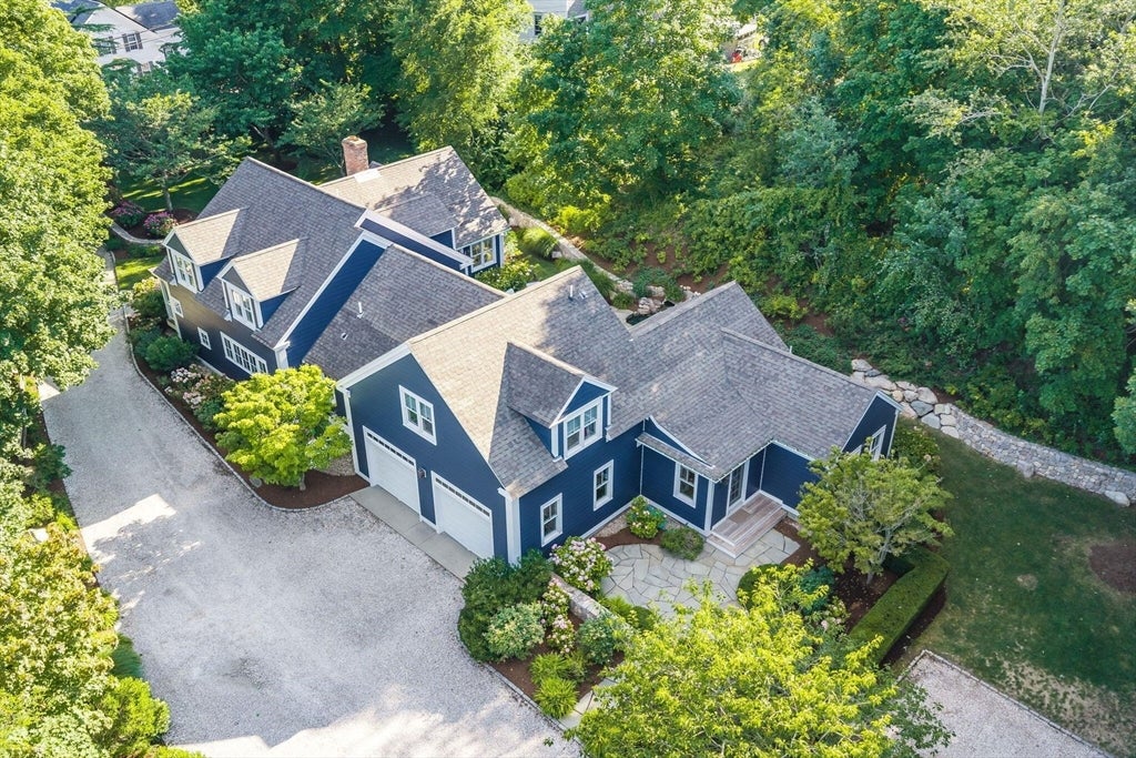 160 Main St