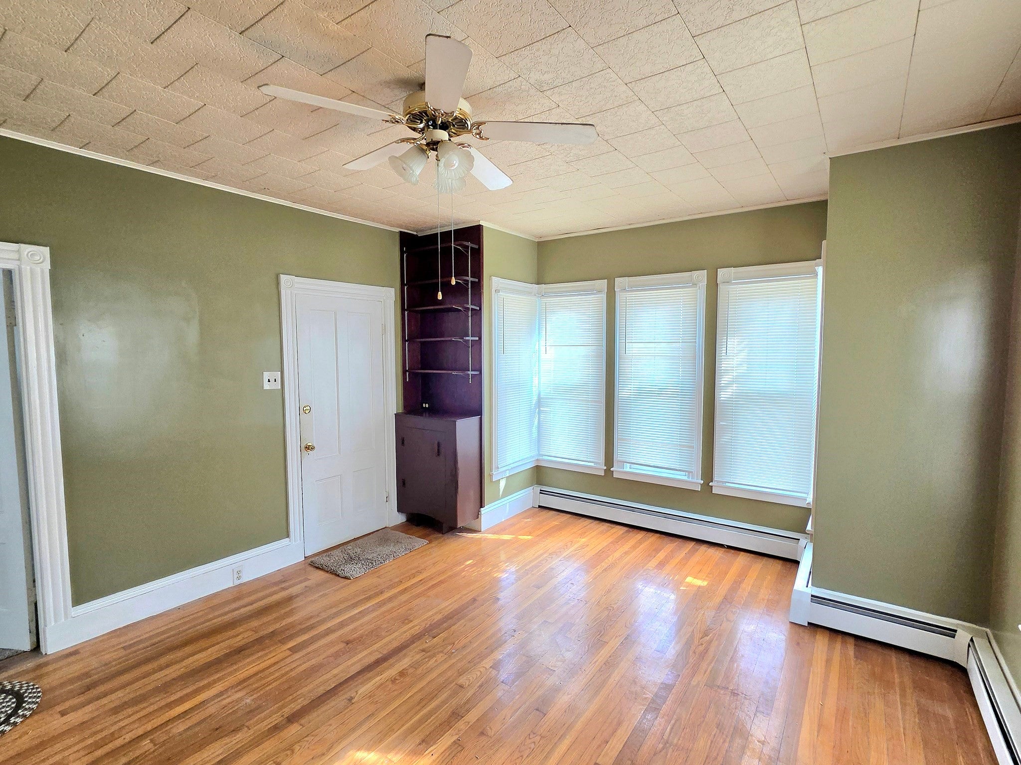 313 Orchard St, New Bedford, MA, 313 Orchard St, New Bedford, MA Photo #2
