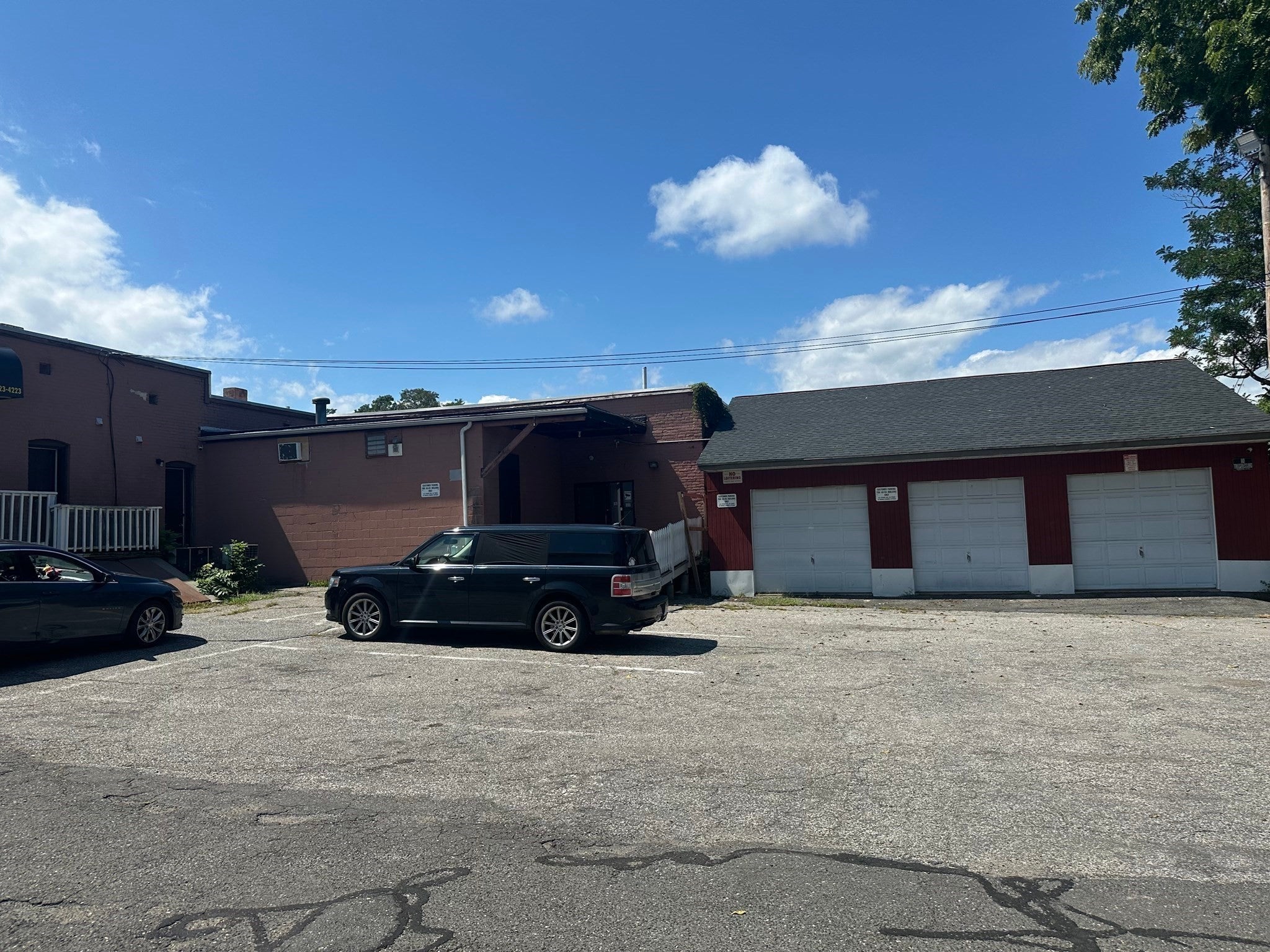 141 E Main St