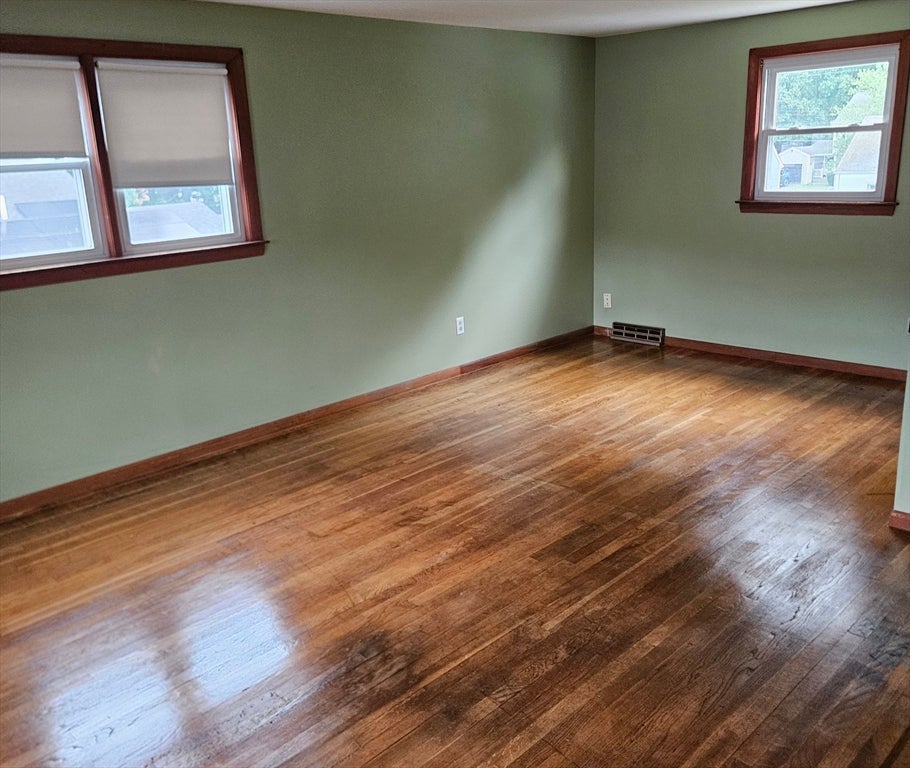 135 Crane St, Dedham, MA Photo #11