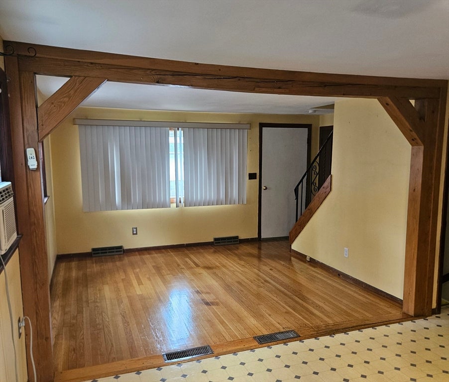 135 Crane St
