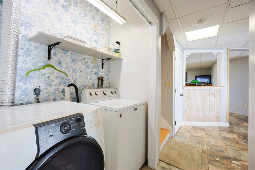 Norton, Massachusetts 02766, United States, 3 Bedrooms Bedrooms, ,2 BathroomsBathrooms,Residential,Pending,106336