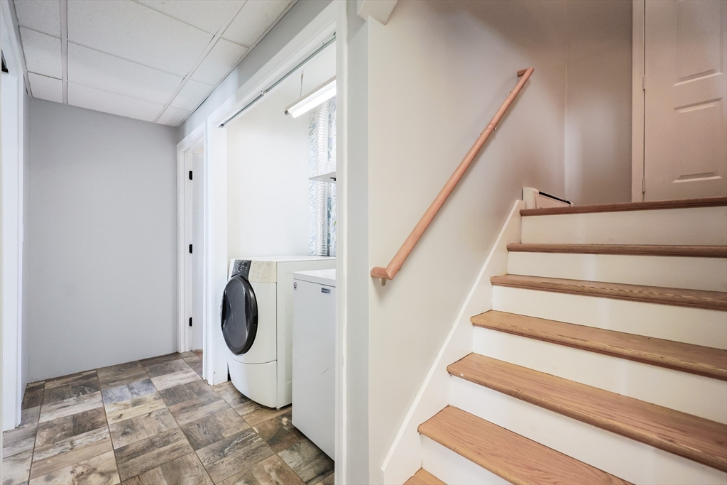 Norton, Massachusetts 02766, United States, 3 Bedrooms Bedrooms, ,2 BathroomsBathrooms,Residential,Pending,106336