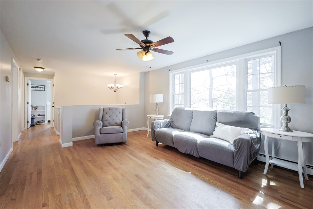 Norton, Massachusetts 02766, United States, 3 Bedrooms Bedrooms, ,2 BathroomsBathrooms,Residential,Pending,106336