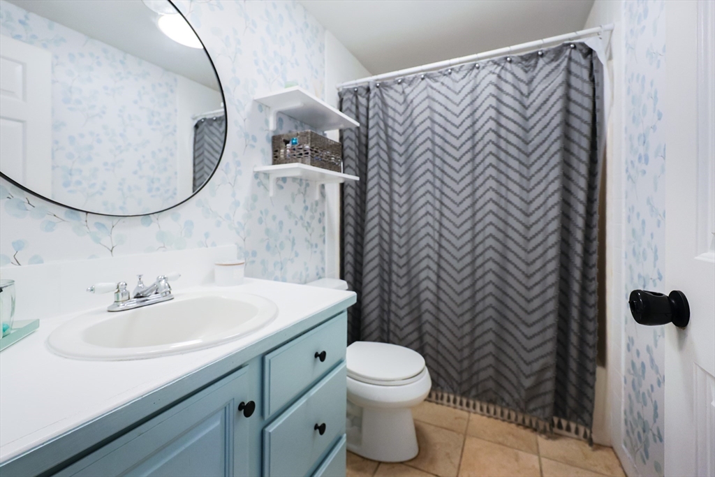 Norton, Massachusetts 02766, United States, 3 Bedrooms Bedrooms, ,2 BathroomsBathrooms,Residential,Pending,106336