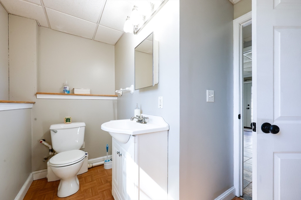 Norton, Massachusetts 02766, United States, 3 Bedrooms Bedrooms, ,2 BathroomsBathrooms,Residential,Pending,106336