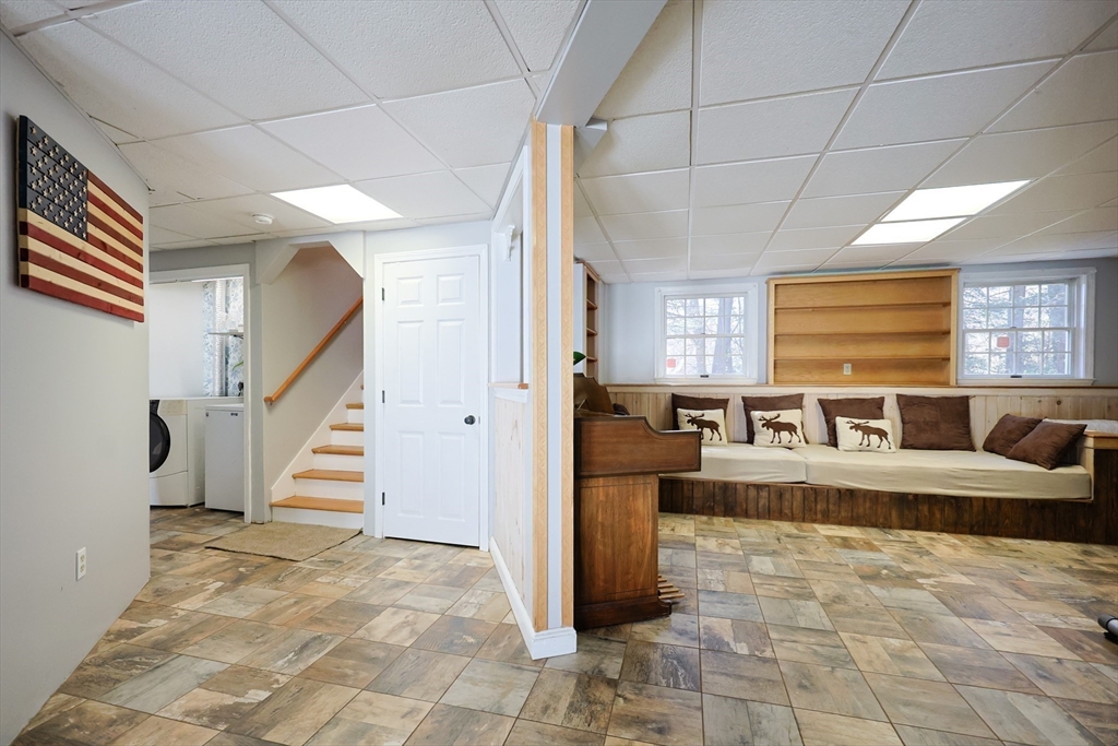 Norton, Massachusetts 02766, United States, 3 Bedrooms Bedrooms, ,2 BathroomsBathrooms,Residential,Pending,106336